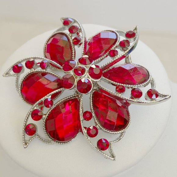 Vintage Red Rhinestone Pinwheel Flower Brooch (Wreath, Flower, Bow, Christmas) - Picture 11 of 11